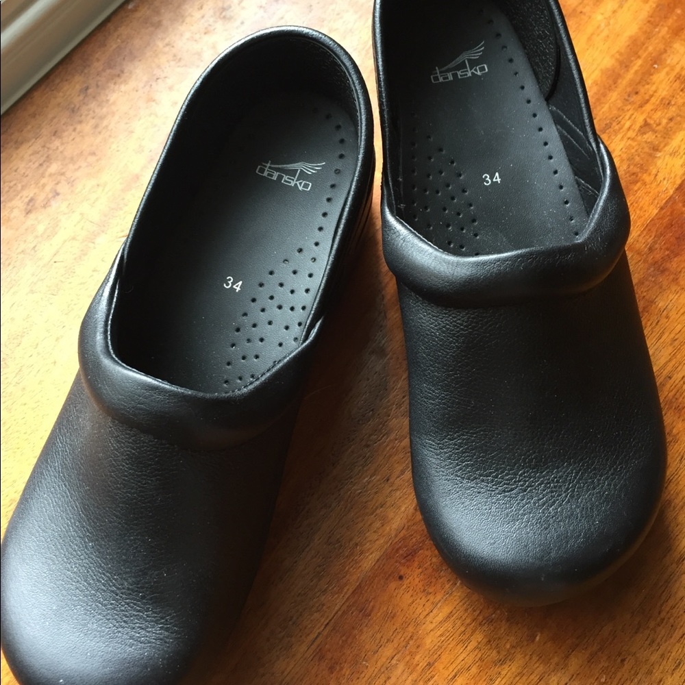 Dansko clogs - Girls size 34, black leather